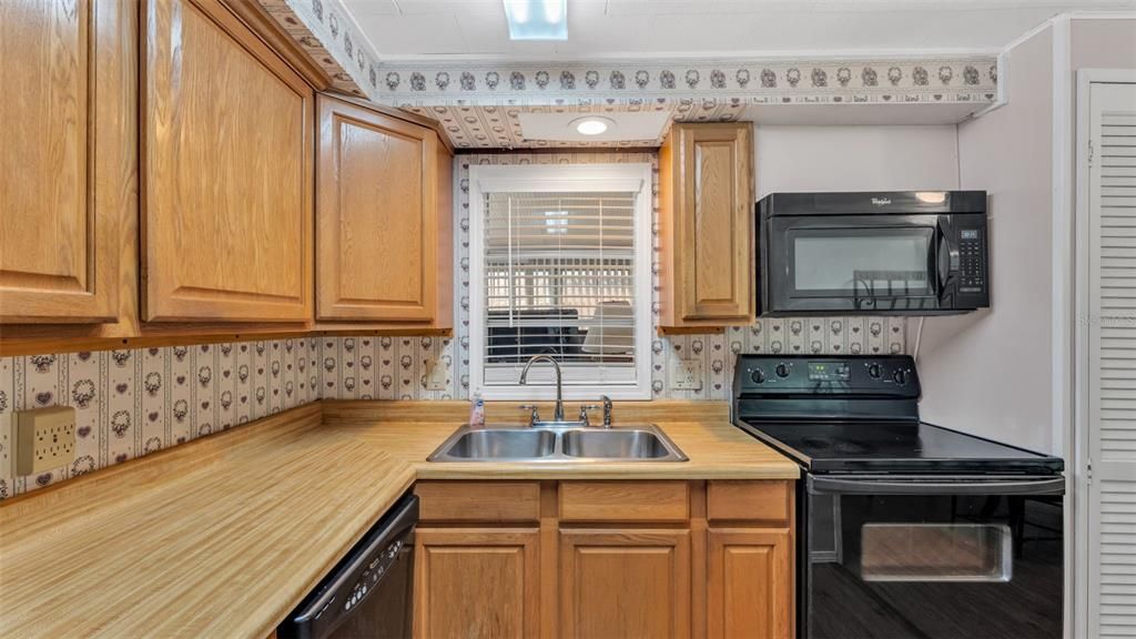 На продажу: $130,000 (2 спален, 1 ванн, 1178 Квадратных фут)