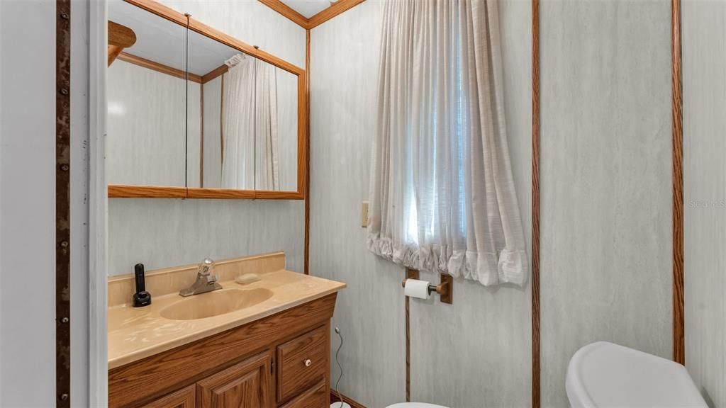 На продажу: $130,000 (2 спален, 1 ванн, 1178 Квадратных фут)