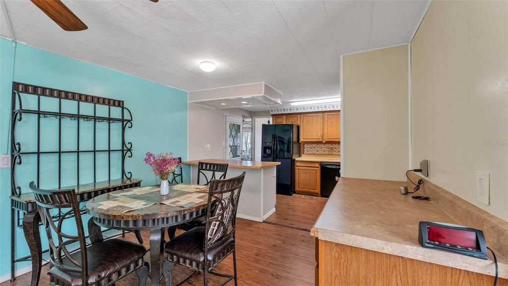 На продажу: $130,000 (2 спален, 1 ванн, 1178 Квадратных фут)