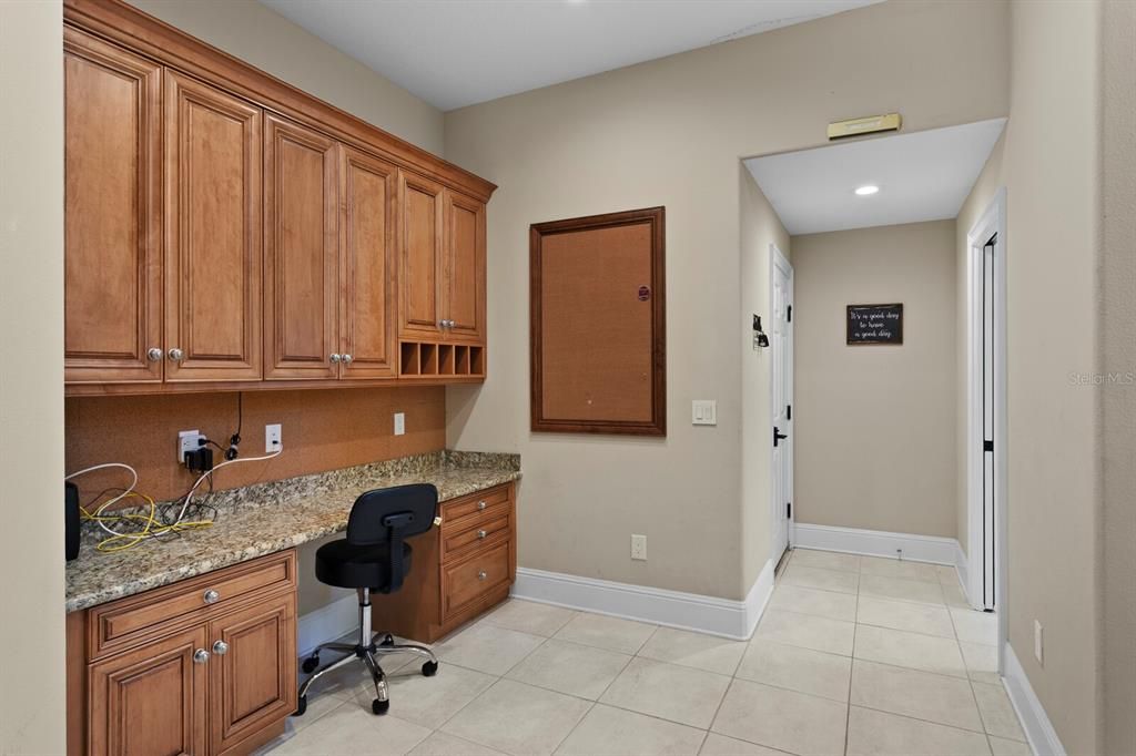 待售: $1,400,000 (5 贝兹, 5 浴室, 4618 平方英尺)