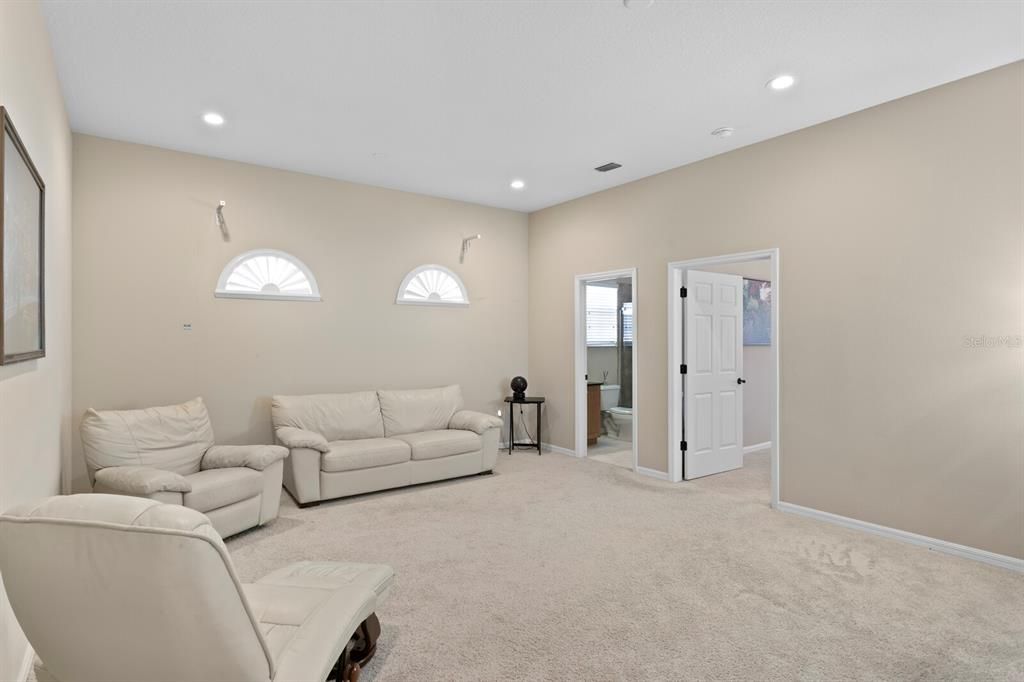 待售: $1,400,000 (5 贝兹, 5 浴室, 4618 平方英尺)