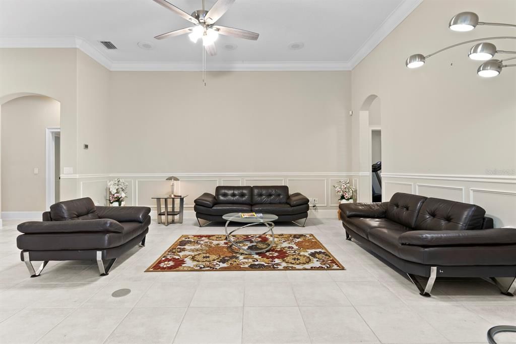 待售: $1,400,000 (5 贝兹, 5 浴室, 4618 平方英尺)