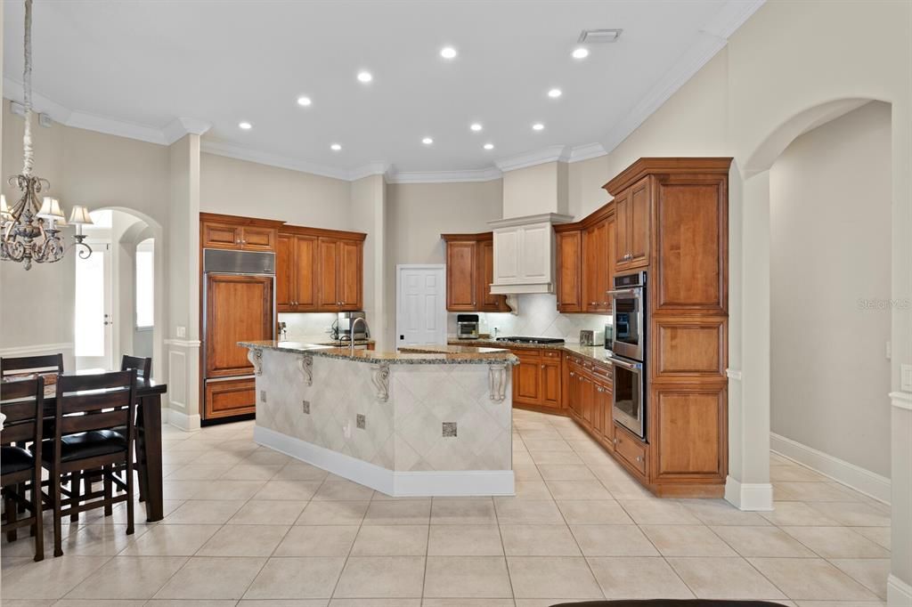 待售: $1,400,000 (5 贝兹, 5 浴室, 4618 平方英尺)