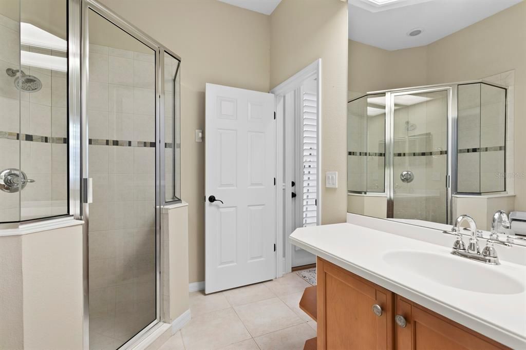 待售: $1,400,000 (5 贝兹, 5 浴室, 4618 平方英尺)