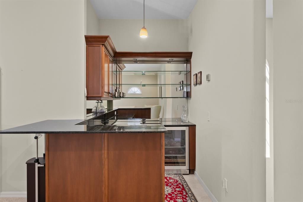 待售: $1,400,000 (5 贝兹, 5 浴室, 4618 平方英尺)