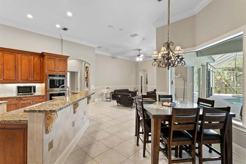 待售: $1,400,000 (5 贝兹, 5 浴室, 4618 平方英尺)