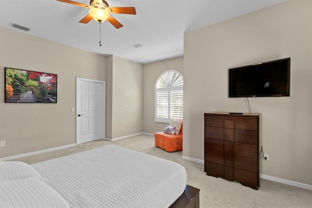 待售: $1,400,000 (5 贝兹, 5 浴室, 4618 平方英尺)