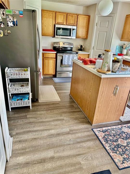 Active With Contract: $399,000 (4 beds, 2 baths, 2208 Square Feet)