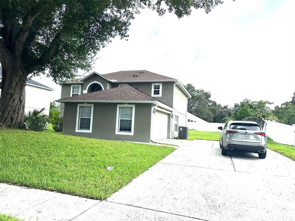 Active With Contract: $399,000 (4 beds, 2 baths, 2208 Square Feet)