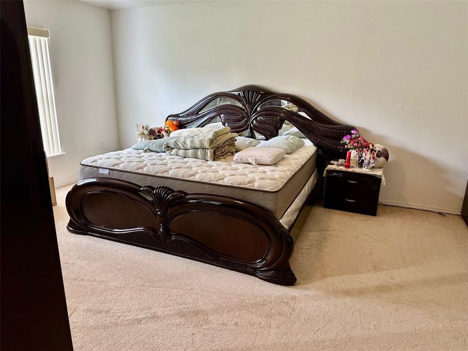 Active With Contract: $399,000 (4 beds, 2 baths, 2208 Square Feet)