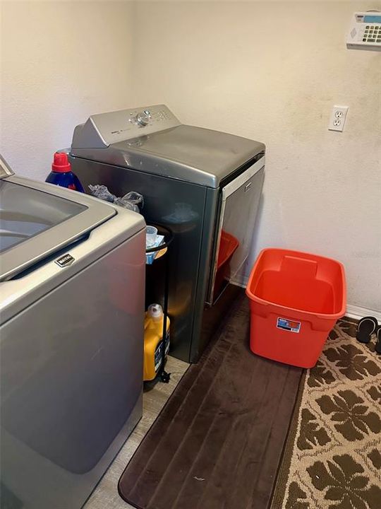 Active With Contract: $399,000 (4 beds, 2 baths, 2208 Square Feet)