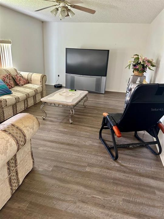 Active With Contract: $399,000 (4 beds, 2 baths, 2208 Square Feet)