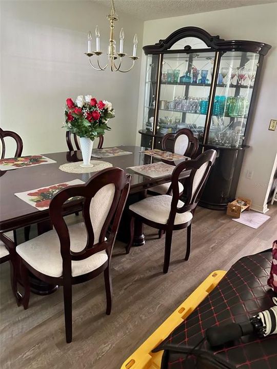 Active With Contract: $399,000 (4 beds, 2 baths, 2208 Square Feet)