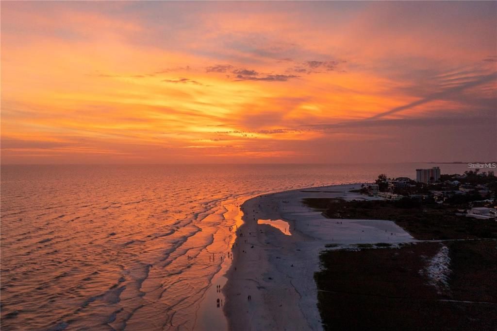 На продажу: $637,000 (2 спален, 2 ванн, 2265 Квадратных фут)