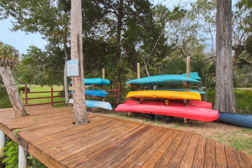 合同活跃: $335,000 (2 贝兹, 1 浴室, 784 平方英尺)