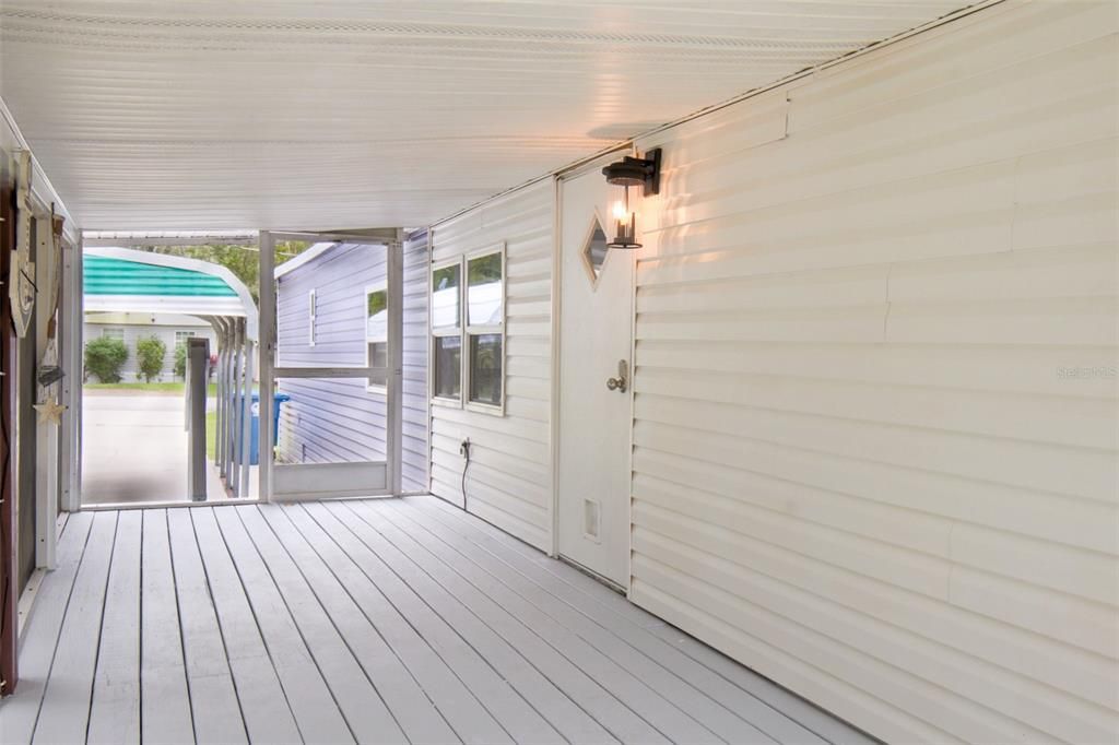 合同活跃: $335,000 (2 贝兹, 1 浴室, 784 平方英尺)