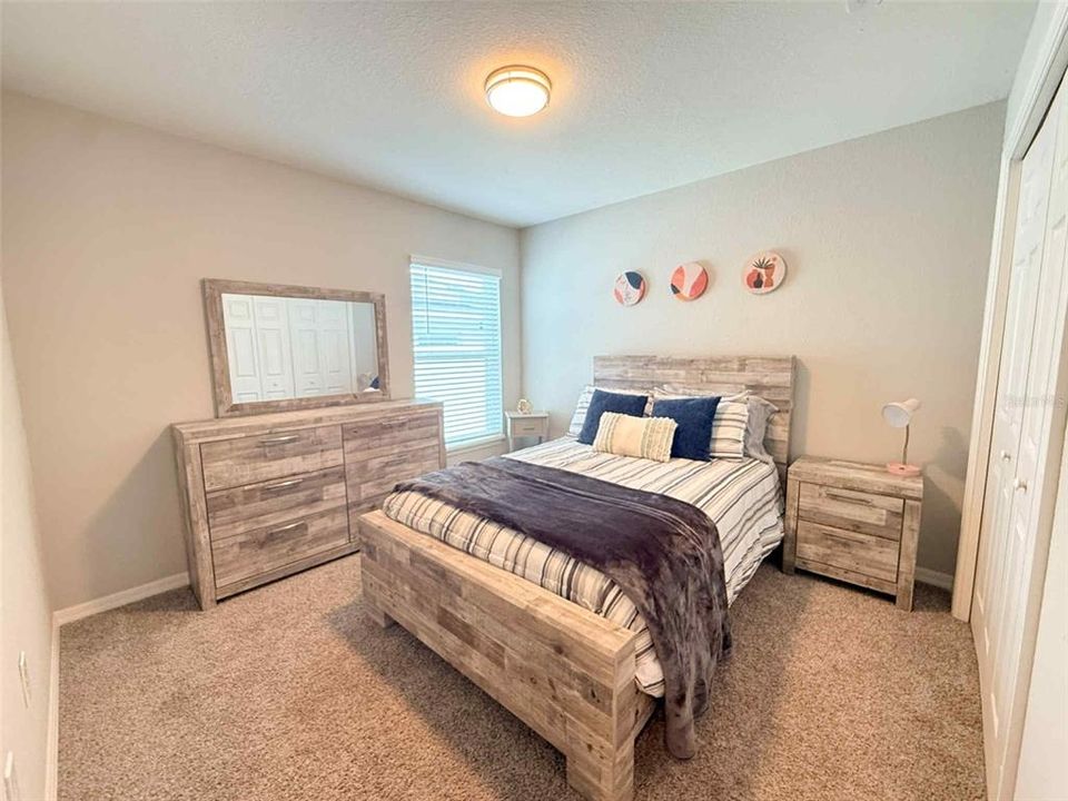 En Venta: $345,000 (4 camas, 2 baños, 1819 Pies cuadrados)