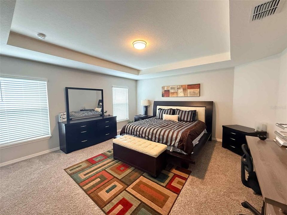 En Venta: $345,000 (4 camas, 2 baños, 1819 Pies cuadrados)