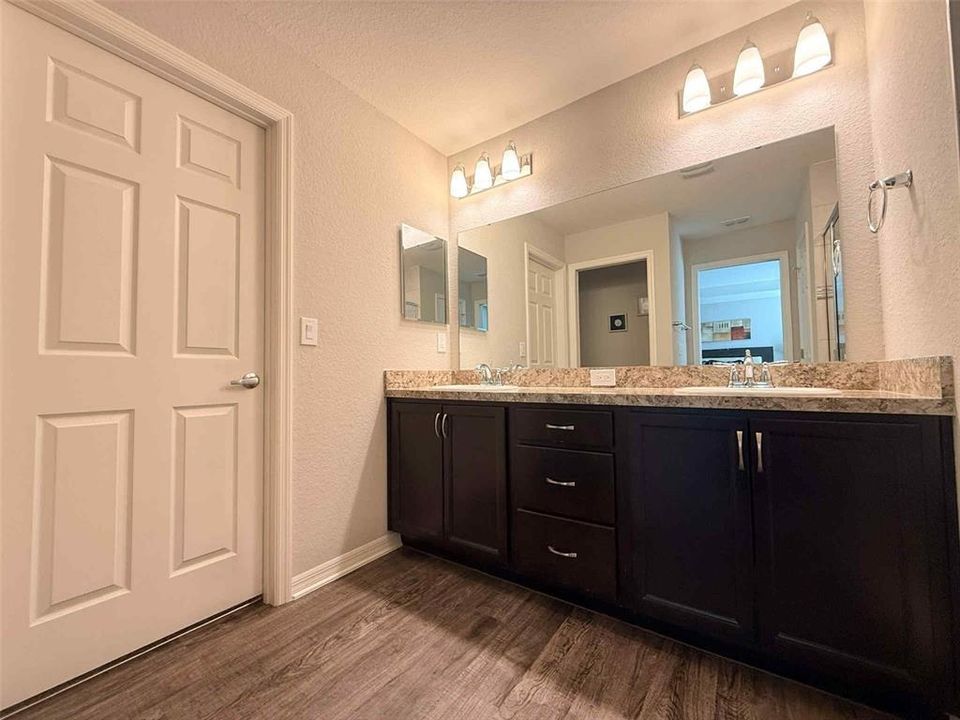 En Venta: $345,000 (4 camas, 2 baños, 1819 Pies cuadrados)