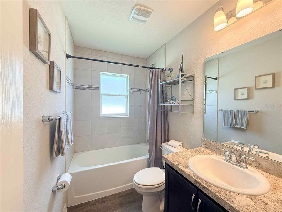 En Venta: $345,000 (4 camas, 2 baños, 1819 Pies cuadrados)