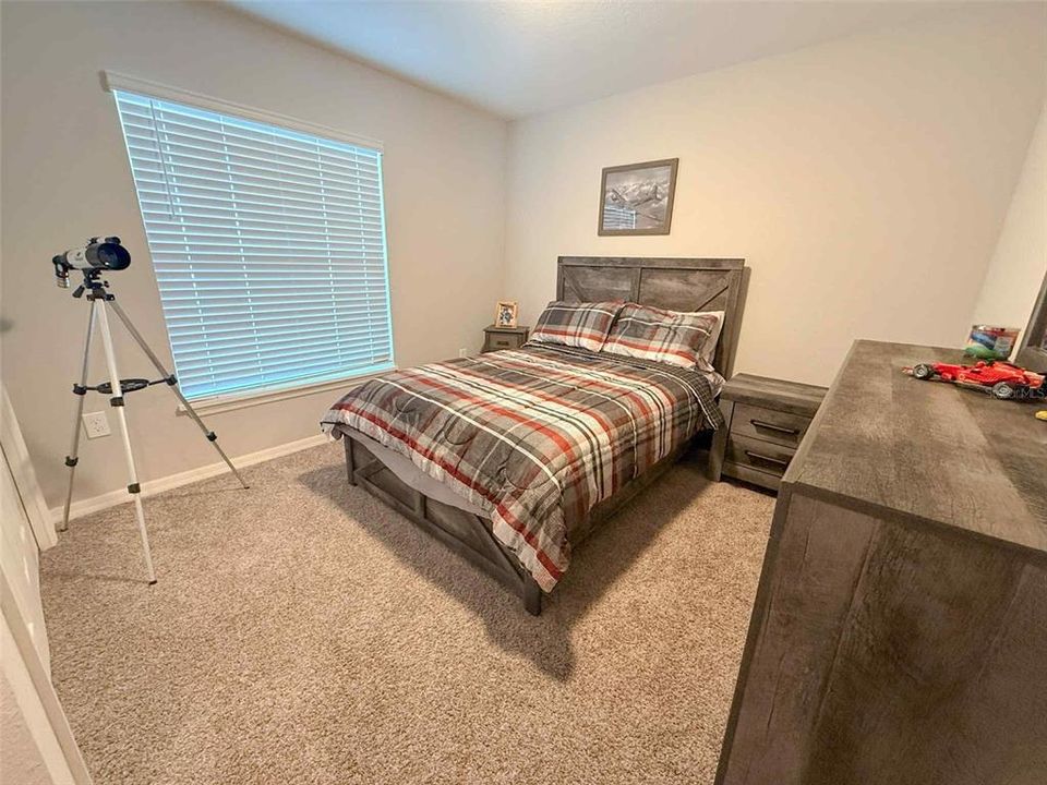 En Venta: $345,000 (4 camas, 2 baños, 1819 Pies cuadrados)