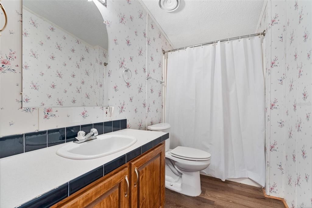 Active With Contract: $149,998 (2 beds, 2 baths, 1056 Square Feet)