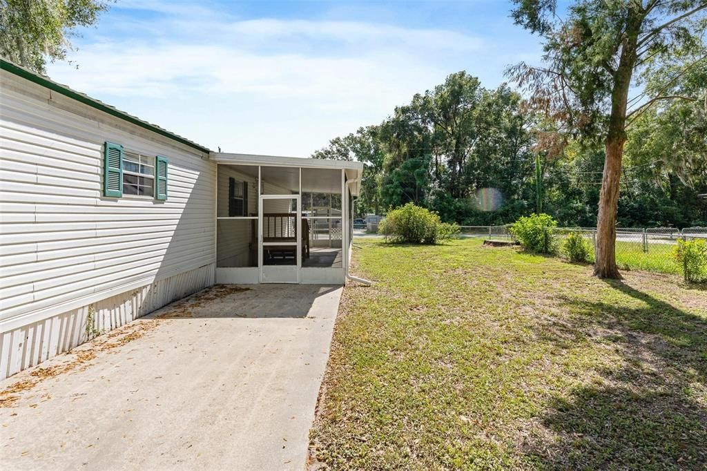 Active With Contract: $149,998 (2 beds, 2 baths, 1056 Square Feet)