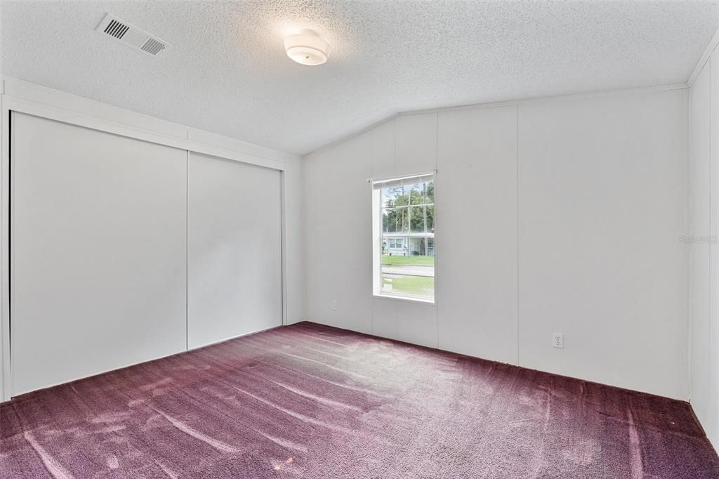 Active With Contract: $149,998 (2 beds, 2 baths, 1056 Square Feet)