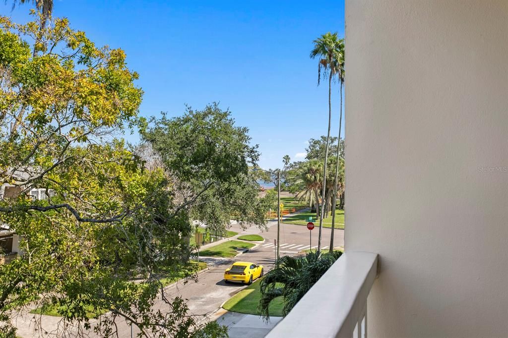 For Rent: $2,500 (1 beds, 1 baths, 750 Square Feet)