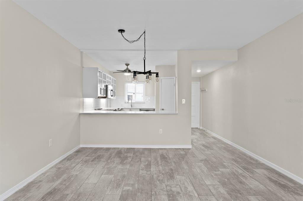 For Rent: $2,500 (1 beds, 1 baths, 750 Square Feet)