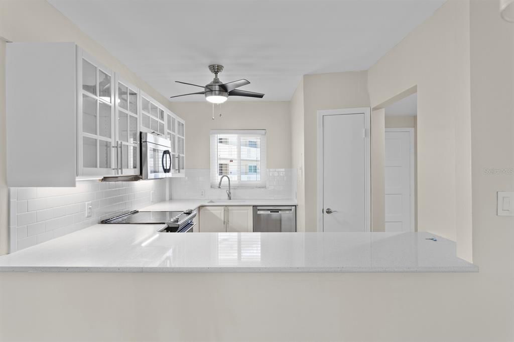 For Rent: $2,500 (1 beds, 1 baths, 750 Square Feet)