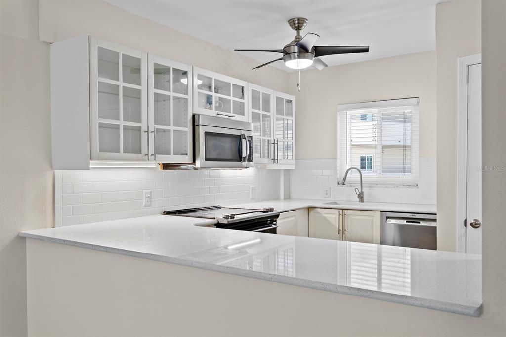 For Rent: $2,500 (1 beds, 1 baths, 750 Square Feet)