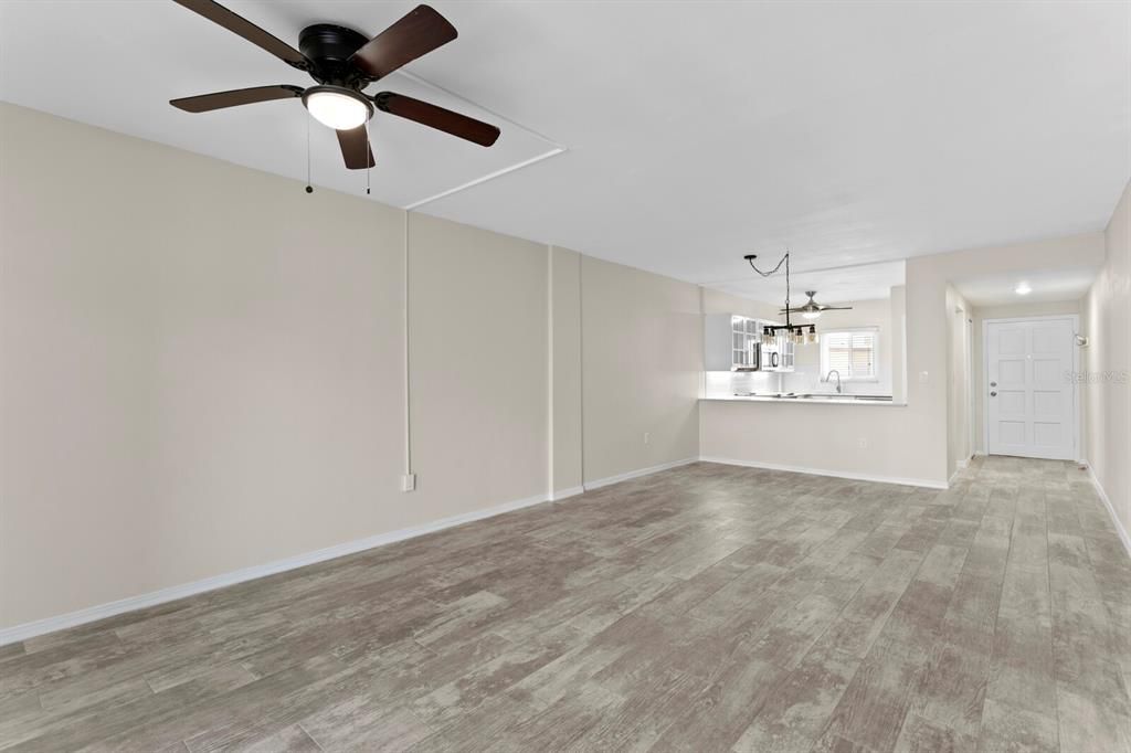 For Rent: $2,500 (1 beds, 1 baths, 750 Square Feet)