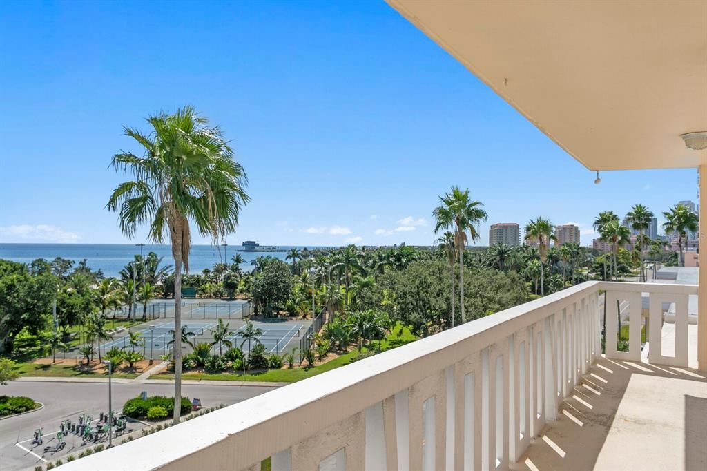 For Rent: $2,500 (1 beds, 1 baths, 750 Square Feet)