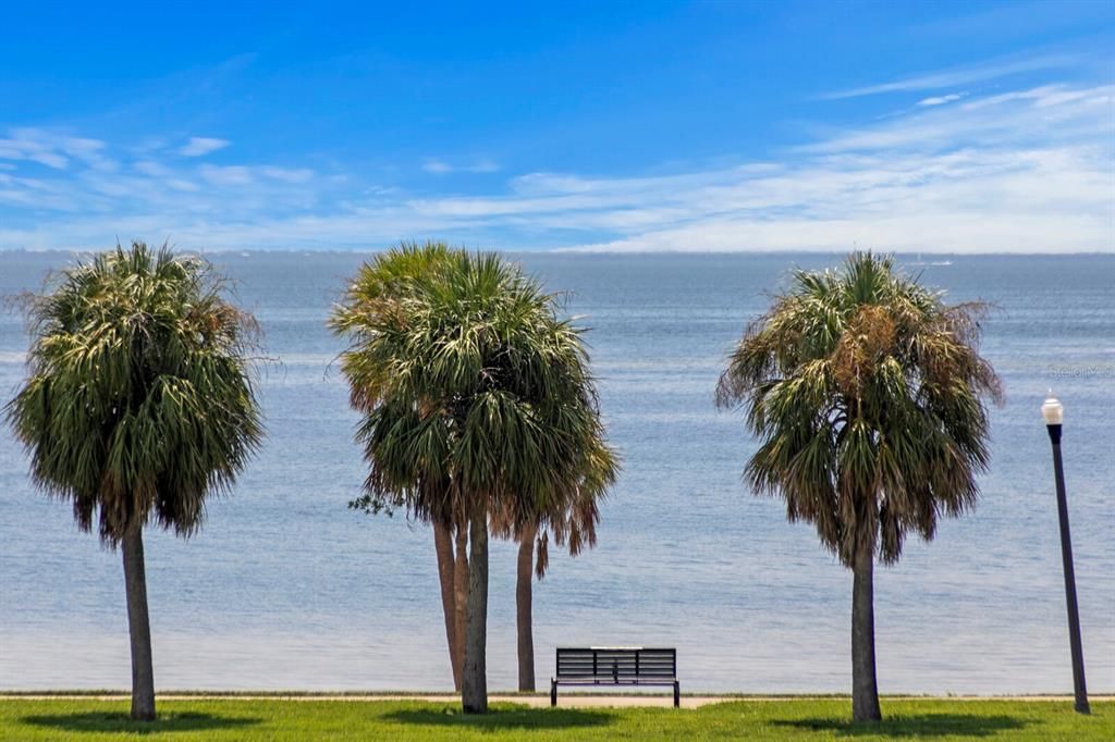 For Rent: $2,500 (1 beds, 1 baths, 750 Square Feet)