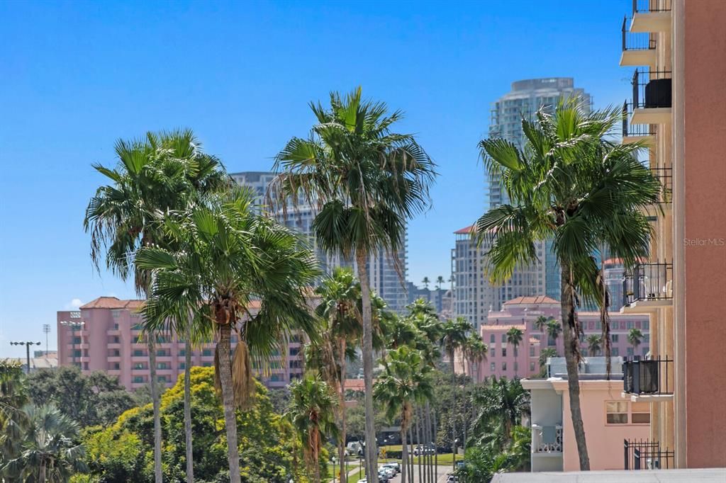 For Rent: $2,500 (1 beds, 1 baths, 750 Square Feet)