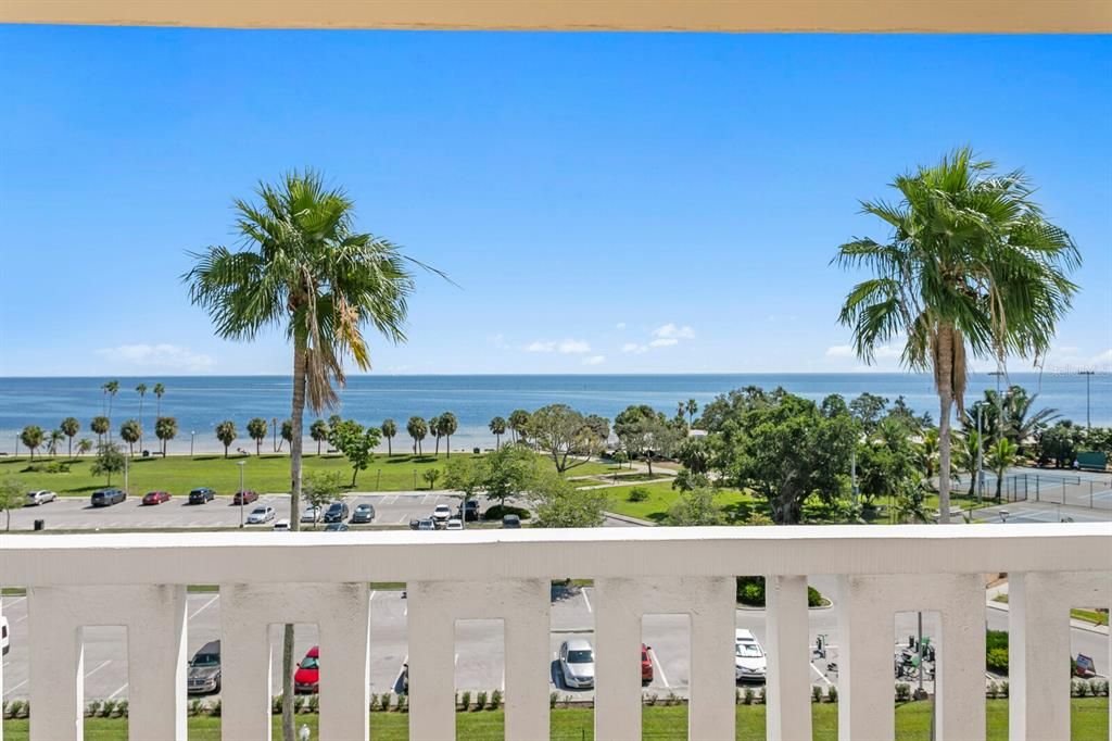 For Rent: $2,500 (1 beds, 1 baths, 750 Square Feet)