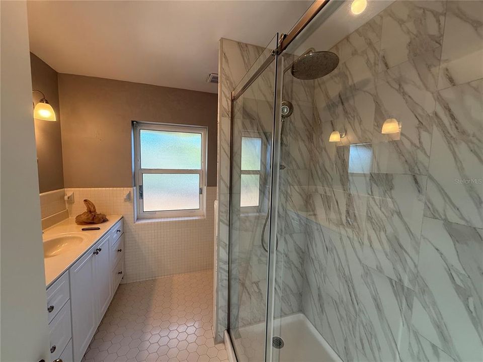 Active With Contract: $3,600 (3 beds, 2 baths, 2189 Square Feet)