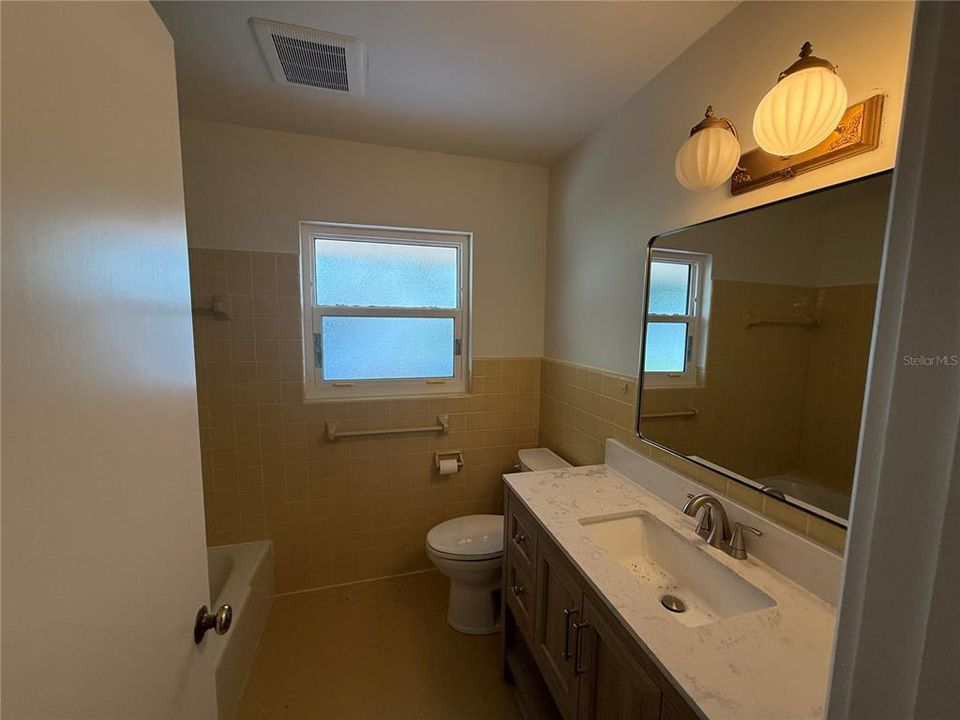 Active With Contract: $3,600 (3 beds, 2 baths, 2189 Square Feet)