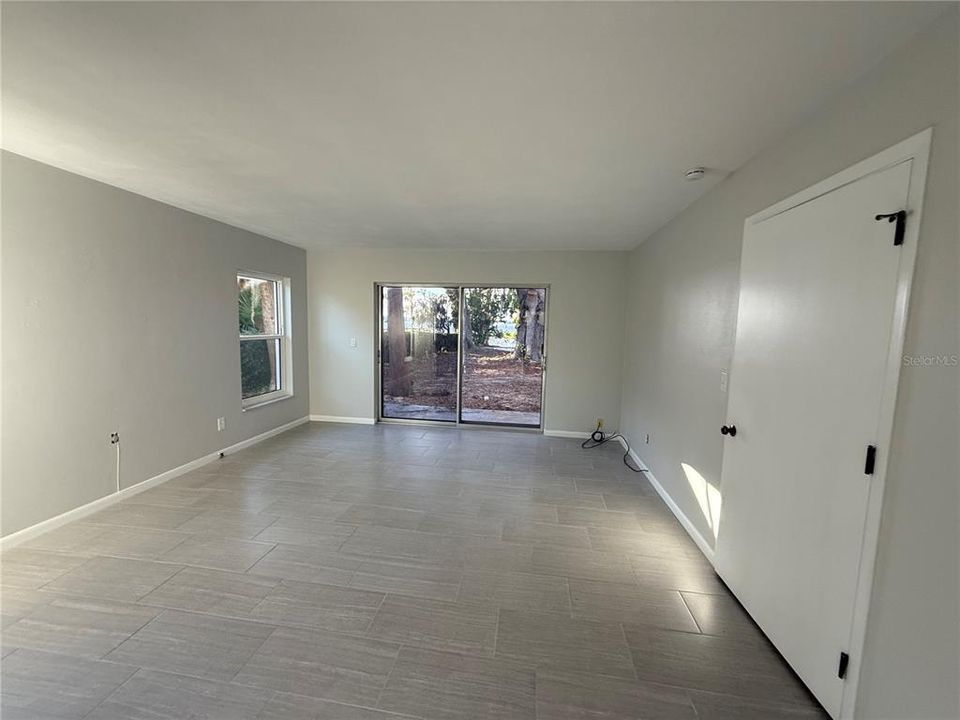 Active With Contract: $3,600 (3 beds, 2 baths, 2189 Square Feet)