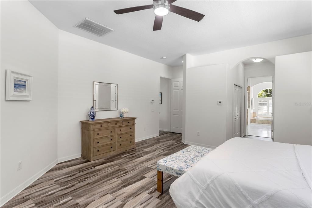 En Venta: $1,089,000 (4 camas, 3 baños, 3610 Pies cuadrados)