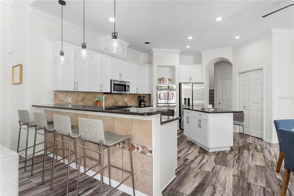 En Venta: $1,089,000 (4 camas, 3 baños, 3610 Pies cuadrados)