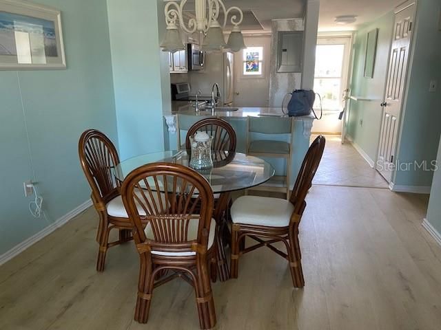 En Venta: $225,000 (2 camas, 2 baños, 920 Pies cuadrados)