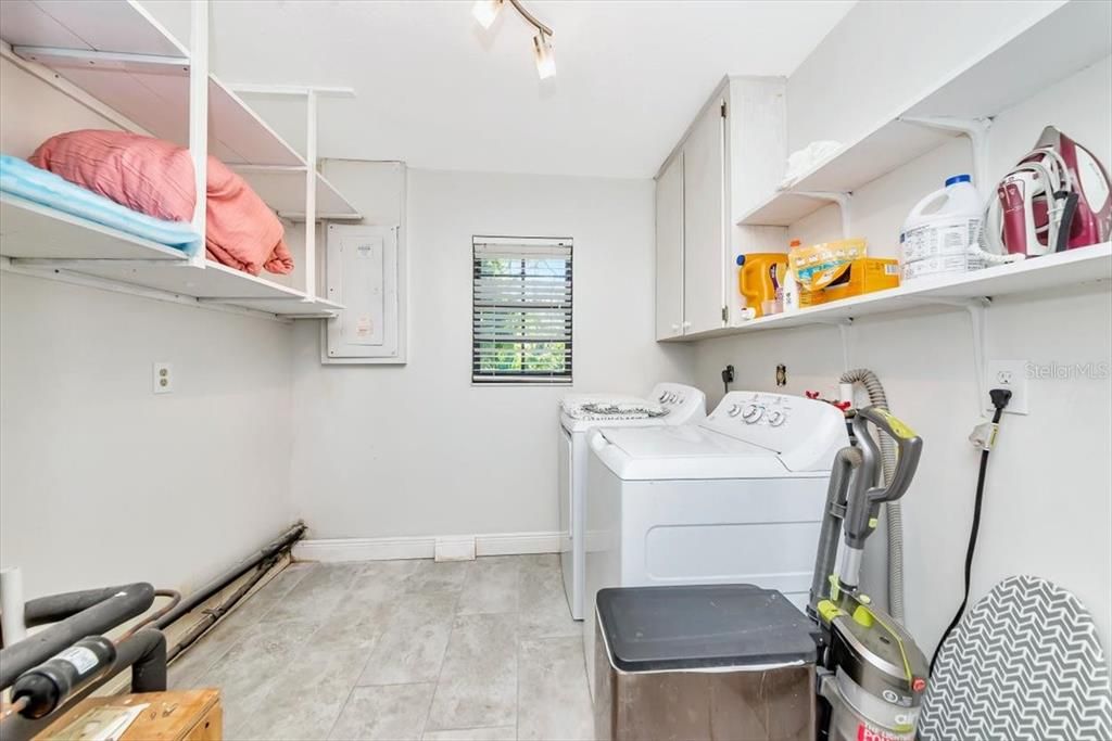 Active With Contract: $709,900 (4 beds, 2 baths, 2390 Square Feet)