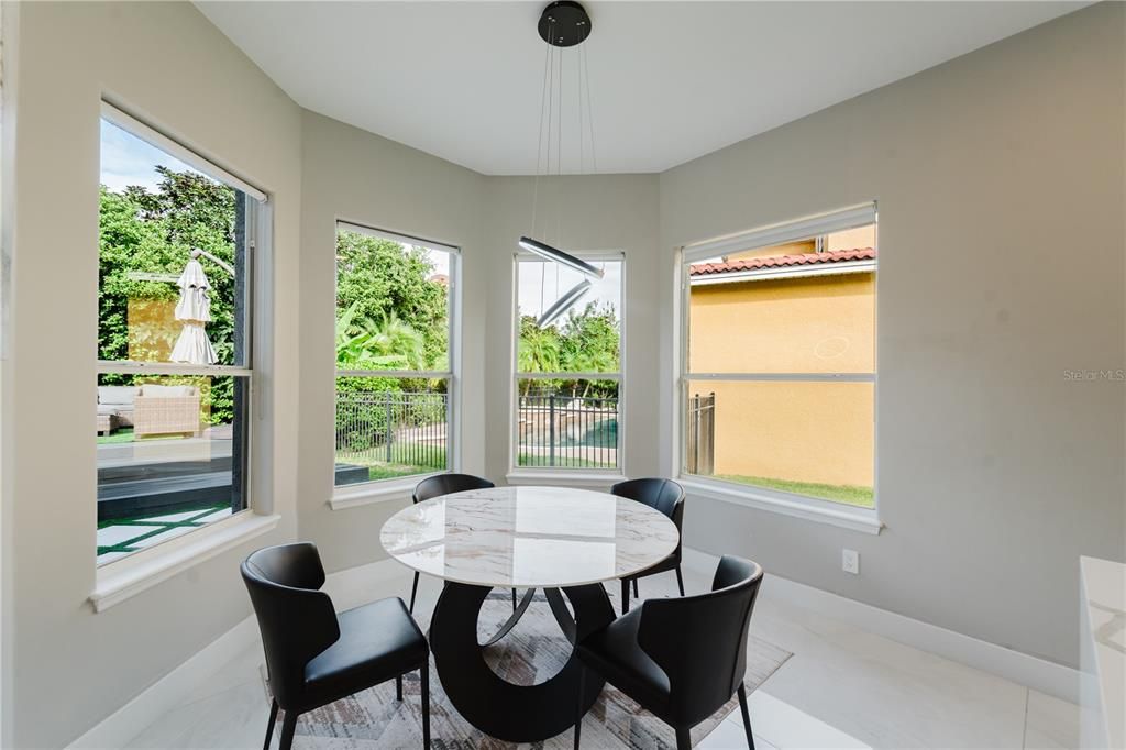 待售: $1,200,000 (4 贝兹, 4 浴室, 2787 平方英尺)