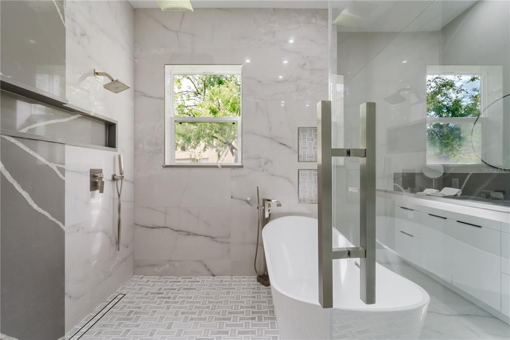 待售: $1,200,000 (4 贝兹, 4 浴室, 2787 平方英尺)