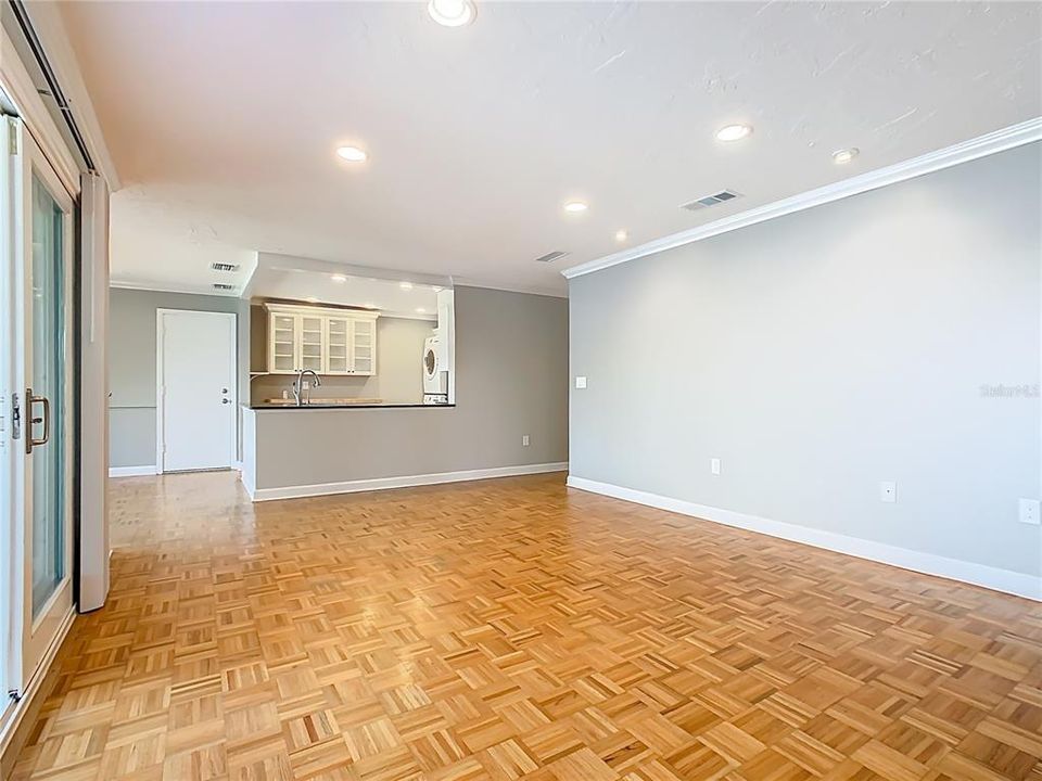 En Venta: $359,900 (2 camas, 2 baños, 1403 Pies cuadrados)