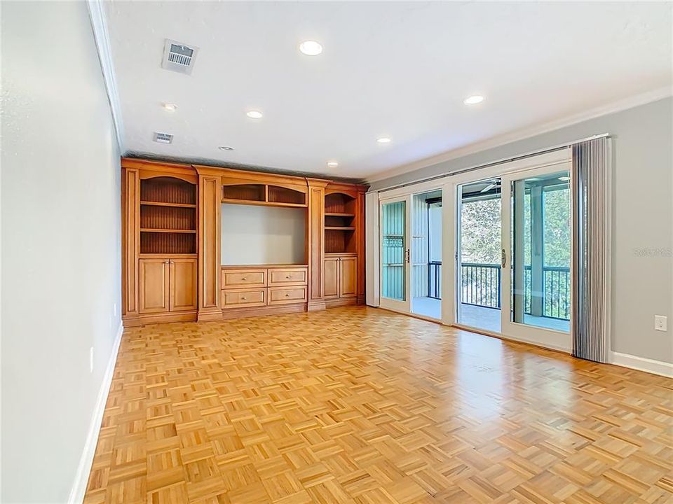 En Venta: $359,900 (2 camas, 2 baños, 1403 Pies cuadrados)