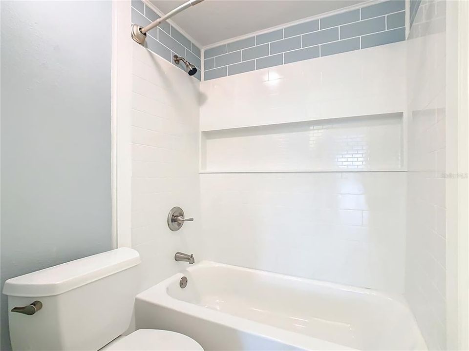 En Venta: $359,900 (2 camas, 2 baños, 1403 Pies cuadrados)