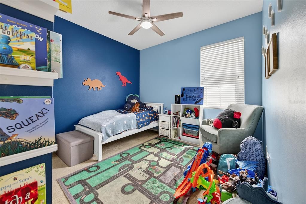 For Sale: $320,000 (3 beds, 2 baths, 1489 Square Feet)